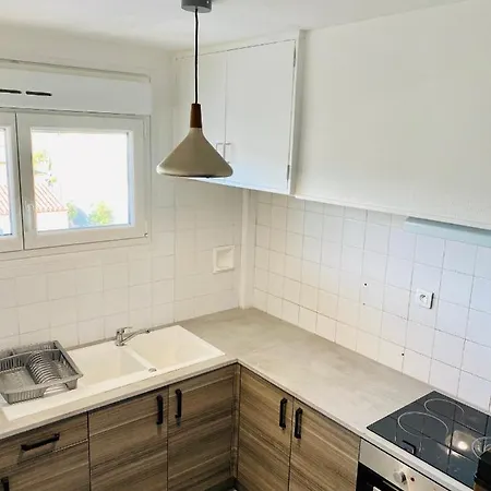 Face A La Διαμέρισμα *