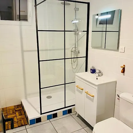 Face A La Διαμέρισμα *