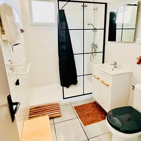 Face A La Διαμέρισμα